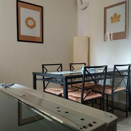 Prime Location Bright Center Super 5g Wifi 200mbps With32
